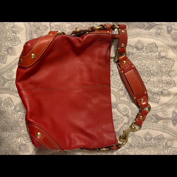 Coach - Picture 1 of 3